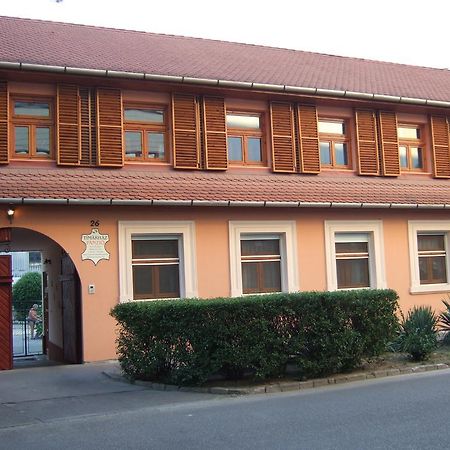 Bed and Breakfast Timarhaz Panzio Szegedin Exterior foto