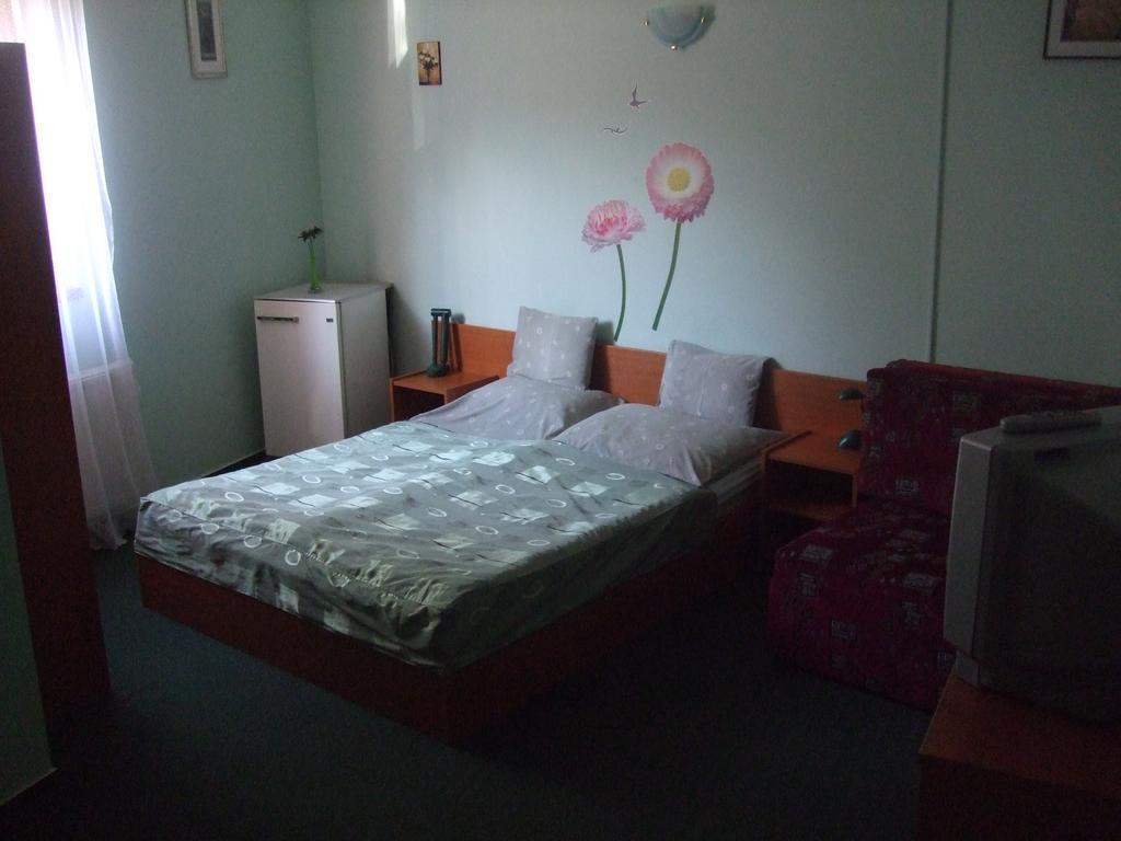 Bed and Breakfast Timarhaz Panzio Szegedin Zimmer foto