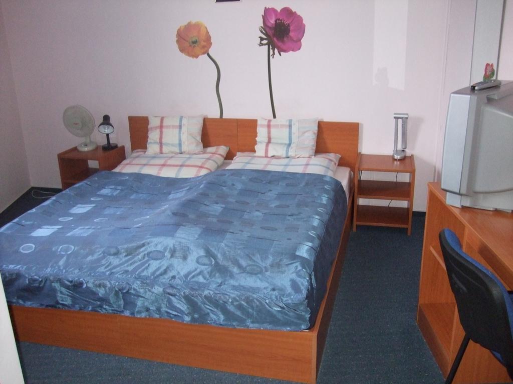 Bed and Breakfast Timarhaz Panzio Szegedin Zimmer foto