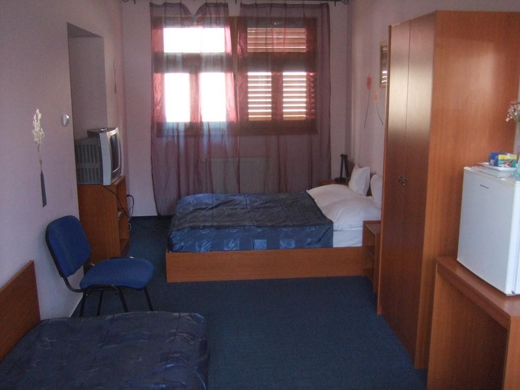 Bed and Breakfast Timarhaz Panzio Szegedin Zimmer foto