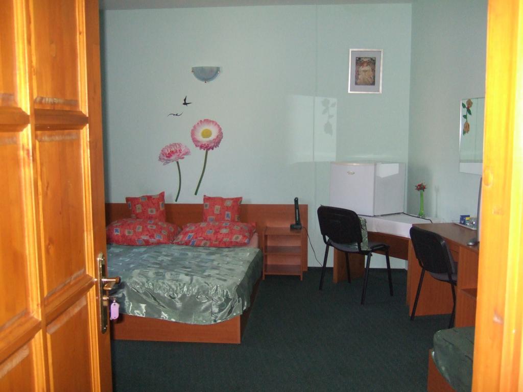 Bed and Breakfast Timarhaz Panzio Szegedin Zimmer foto